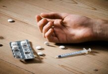 আত্মহত্যা করার প্রবণতা অনেক বেশি যে ৬ পেশার মানুষের